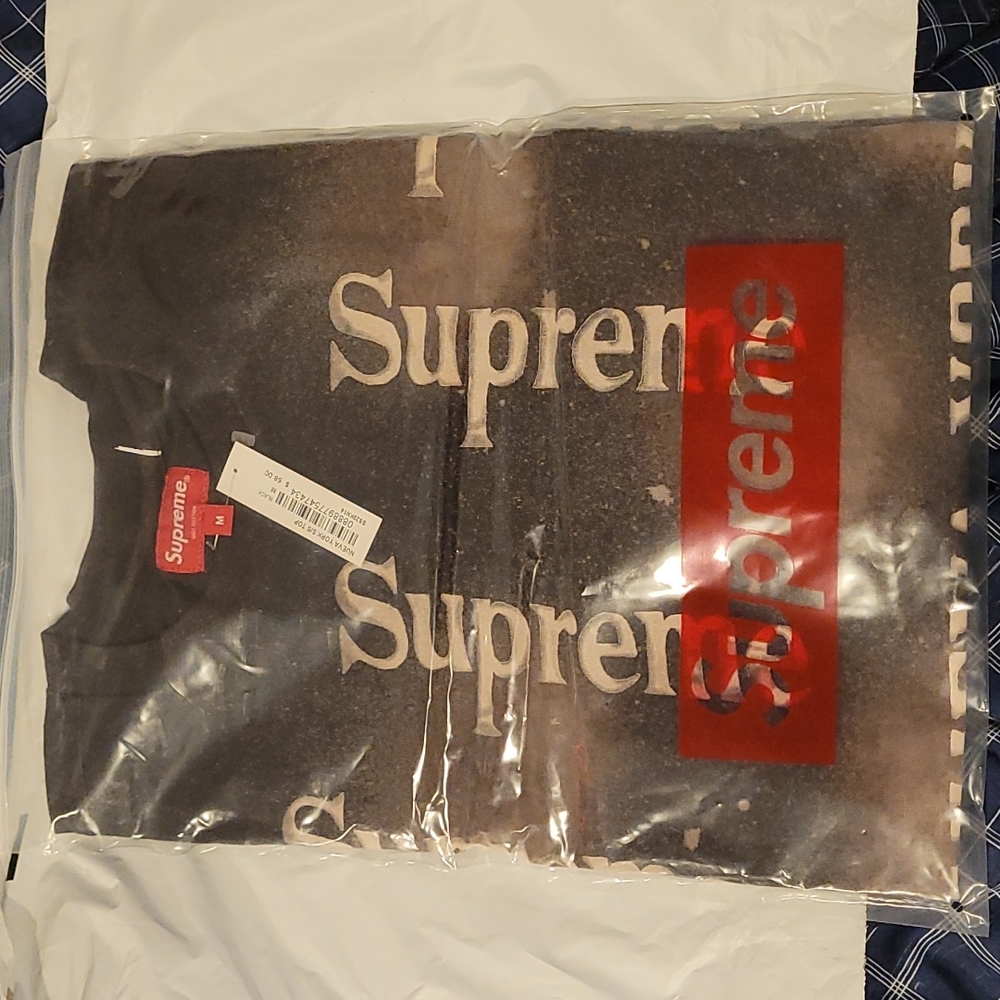 Supreme Nueva York S/S Top